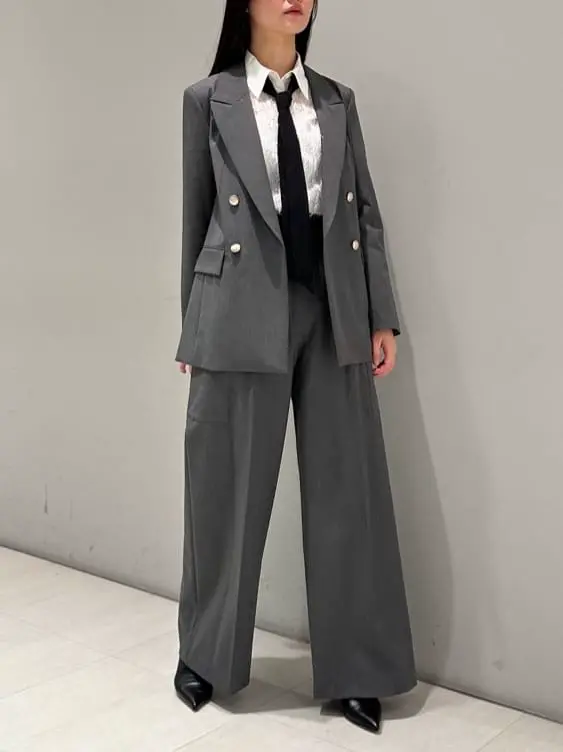 ORIGINATED IN GRACE CONTINENTAL 髙田　美衣 コーディネート画像