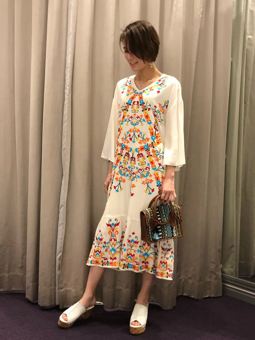 ORIGINATED IN GRACE CONTINENTAL 亀田 未希 コーディネート画像