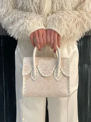 ORIGINATED IN GRACE CONTINENTAL 三浦　芙優 コーディネート画像