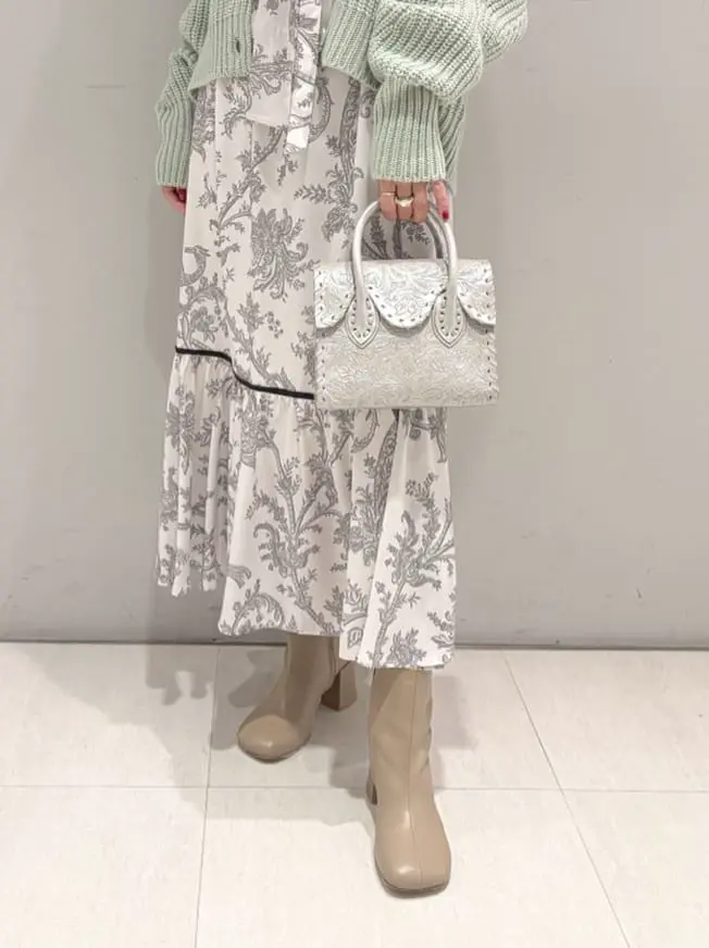 ORIGINATED IN GRACE CONTINENTAL yukimi yonee コーディネート画像