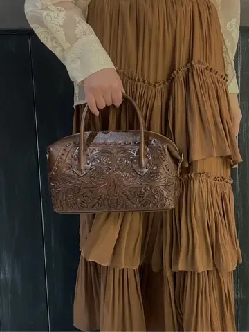 ORIGINATED IN GRACE CONTINENTAL Moe コーディネート画像