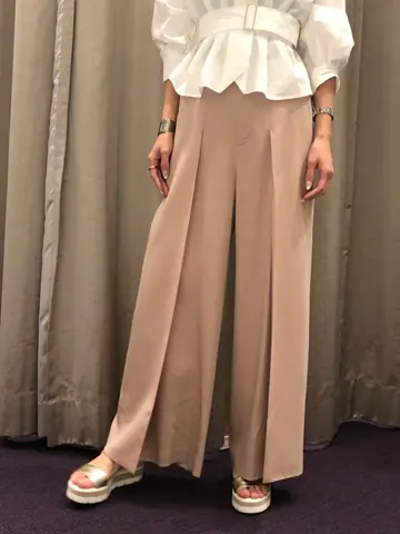 ORIGINATED IN GRACE CONTINENTAL 亀田 未希 コーディネート画像