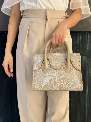 ORIGINATED IN GRACE CONTINENTAL Moe コーディネート画像