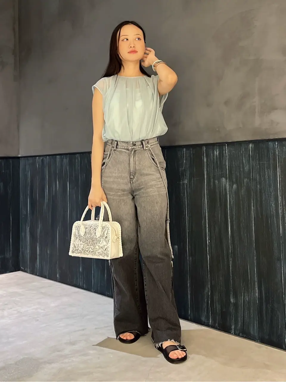 ORIGINATED IN GRACE CONTINENTAL Moe コーディネート画像