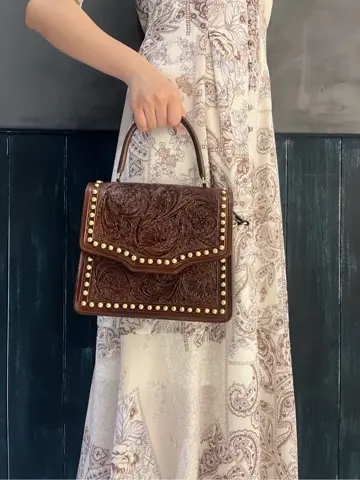 ORIGINATED IN GRACE CONTINENTAL Moe コーディネート画像