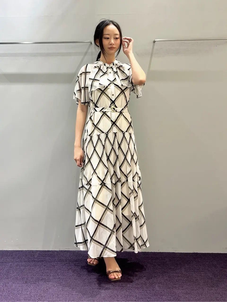 ORIGINATED IN GRACE CONTINENTAL Moe コーディネート画像