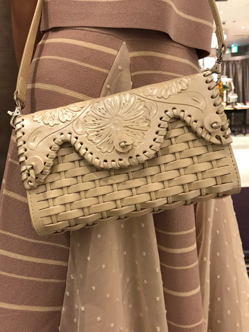 ORIGINATED IN GRACE CONTINENTAL 亀田 未希 コーディネート画像