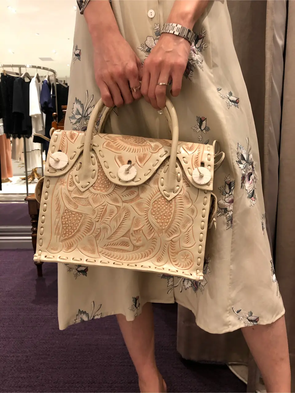 ORIGINATED IN GRACE CONTINENTAL 亀田 未希 コーディネート画像