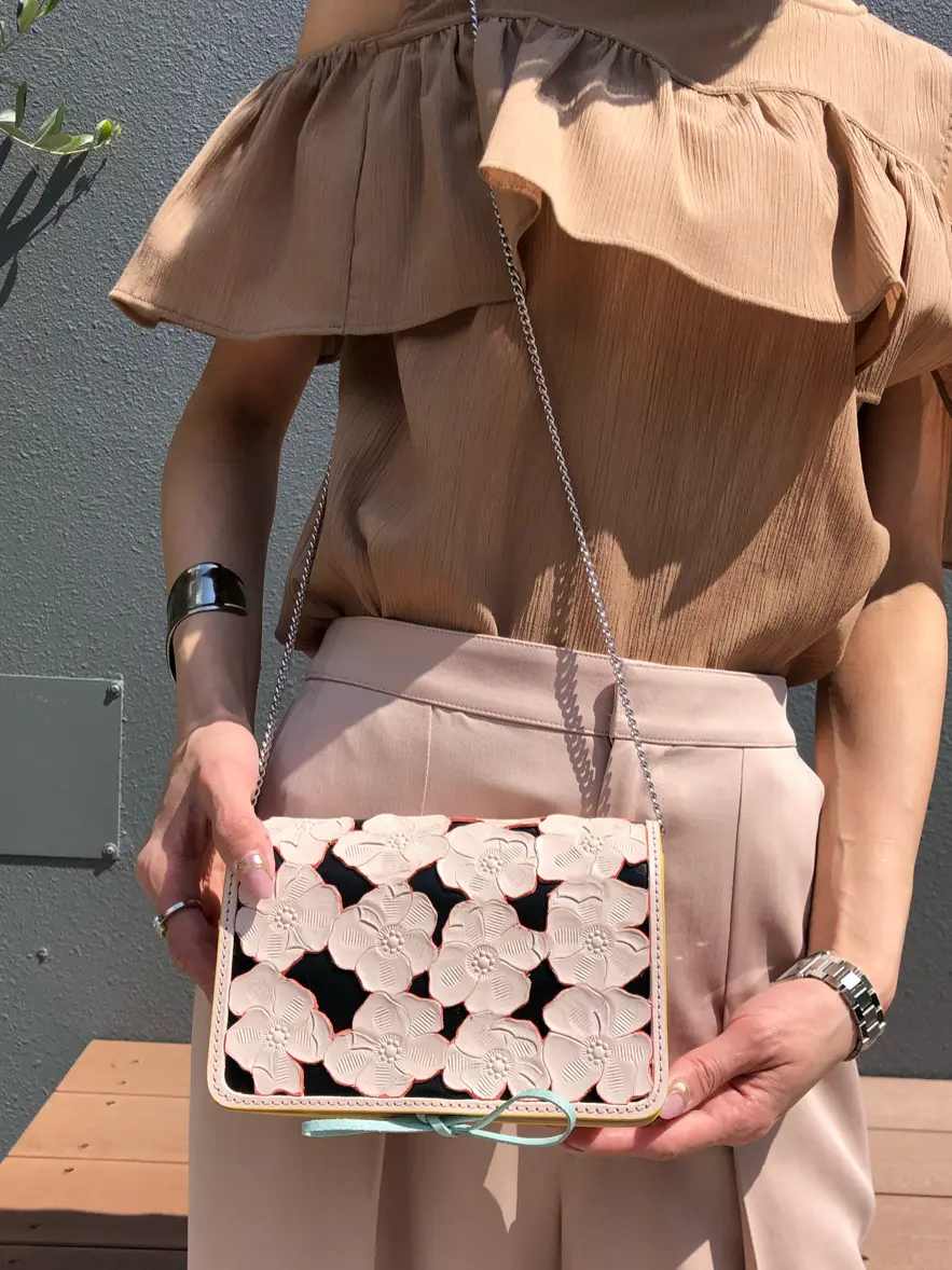 ORIGINATED IN GRACE CONTINENTAL 亀田 未希 コーディネート画像