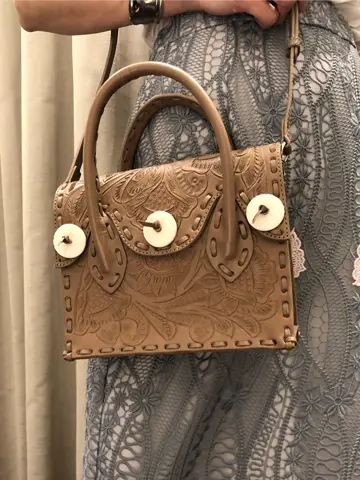 ORIGINATED IN GRACE CONTINENTAL 亀田 未希 コーディネート画像