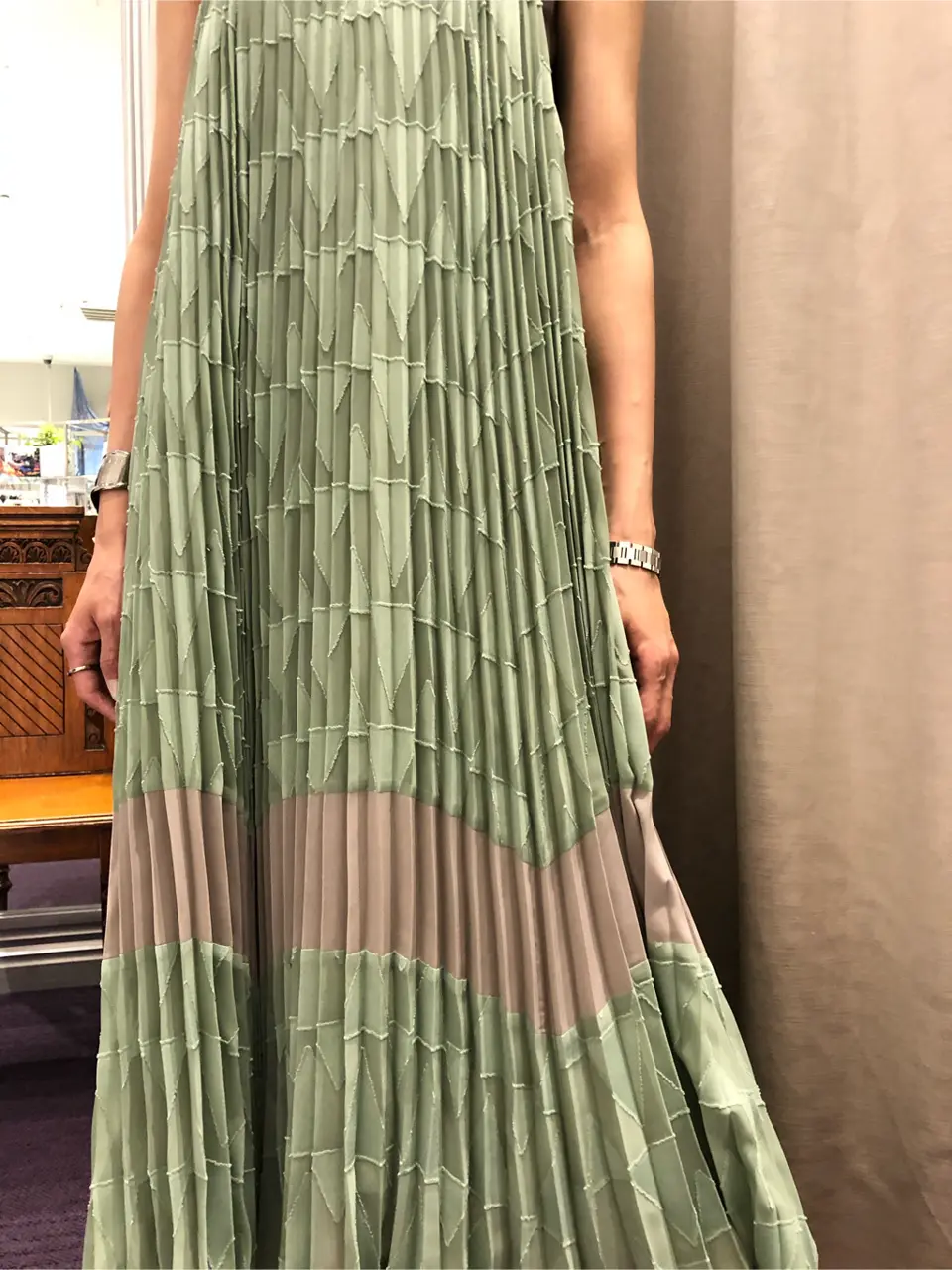 ORIGINATED IN GRACE CONTINENTAL 亀田 未希 コーディネート画像