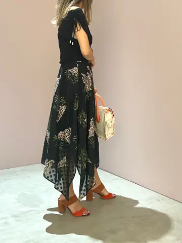 ORIGINATED IN GRACE CONTINENTAL yukimi yonee コーディネート画像