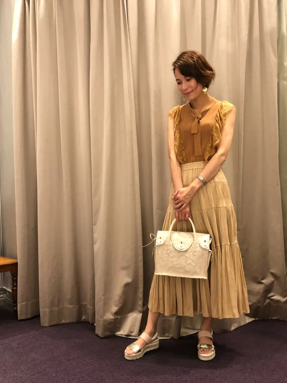 ORIGINATED IN GRACE CONTINENTAL 亀田 未希 コーディネート画像