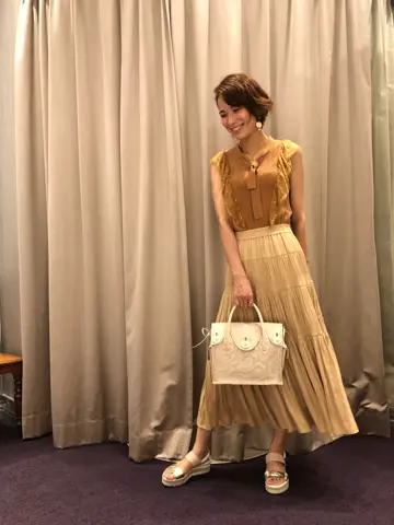 ORIGINATED IN GRACE CONTINENTAL 亀田 未希 コーディネート画像