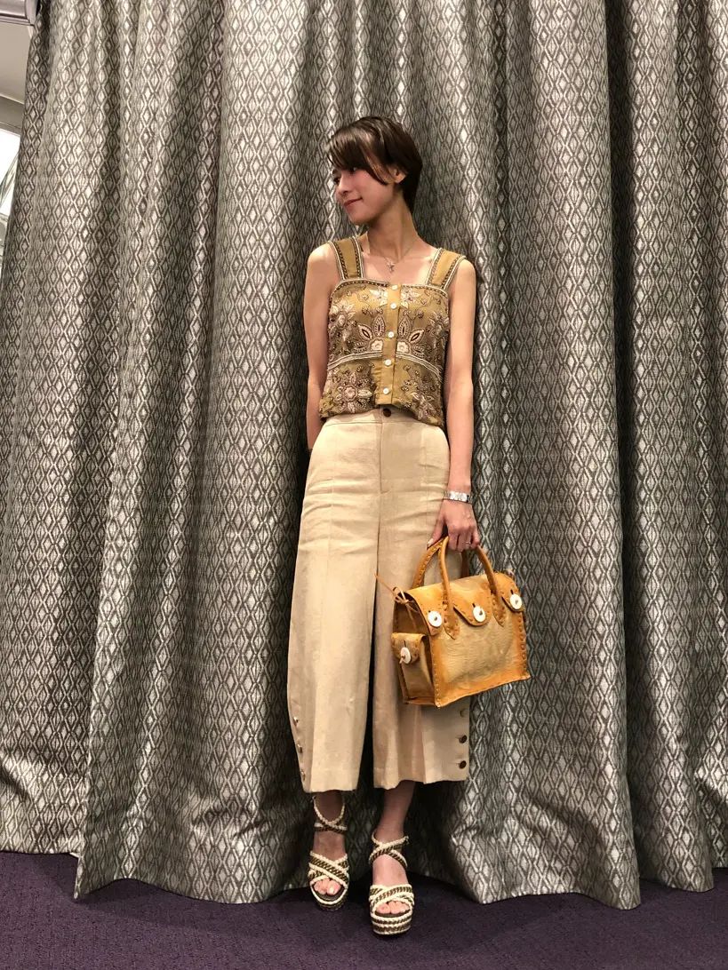 ORIGINATED IN GRACE CONTINENTAL 亀田 未希 コーディネート画像