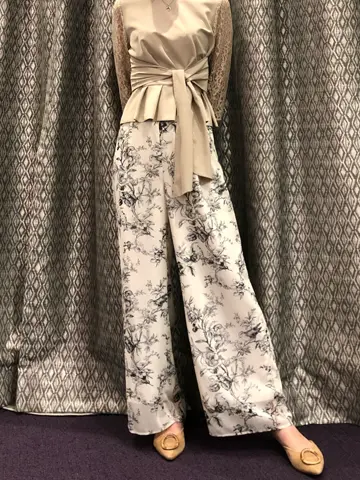 ORIGINATED IN GRACE CONTINENTAL 亀田 未希 コーディネート画像