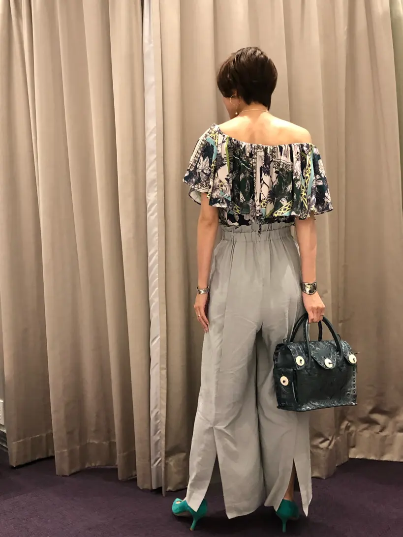 ORIGINATED IN GRACE CONTINENTAL 亀田 未希 コーディネート画像