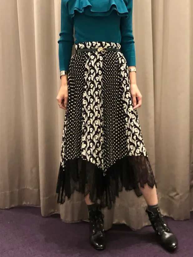 ORIGINATED IN GRACE CONTINENTAL 亀田 未希 コーディネート画像