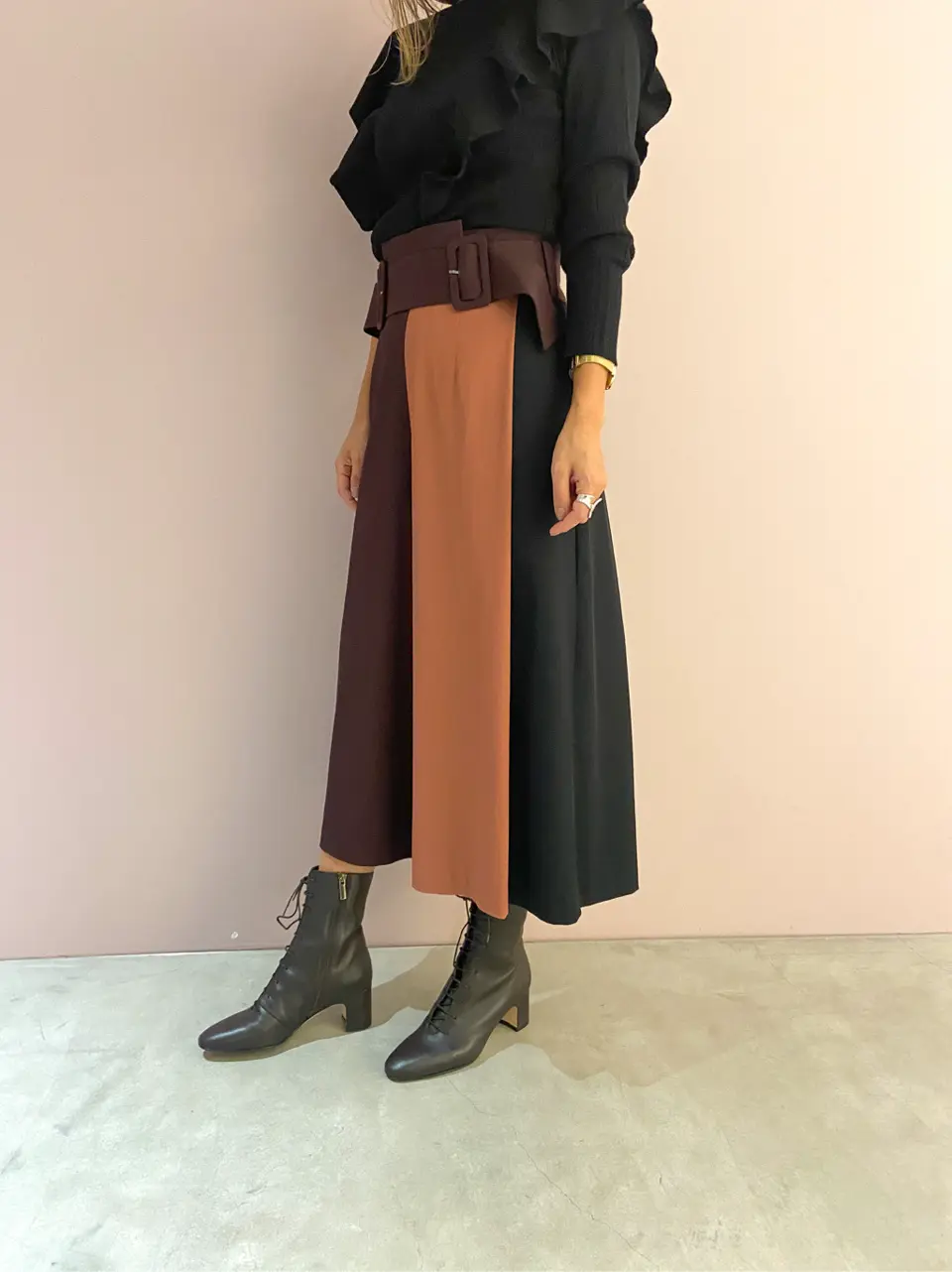 ORIGINATED IN GRACE CONTINENTAL yukimi yonee コーディネート画像