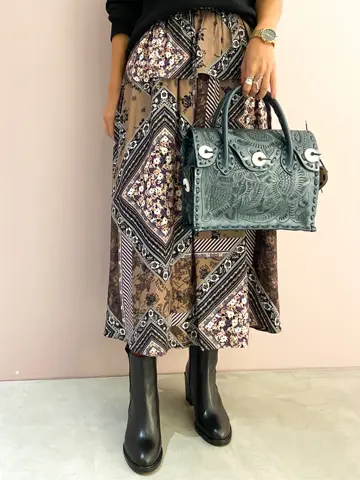 ORIGINATED IN GRACE CONTINENTAL yukimi yonee コーディネート画像