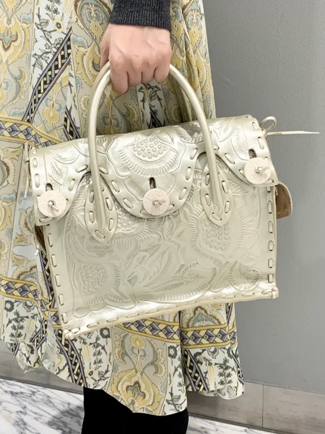 ORIGINATED IN GRACE CONTINENTAL eri コーディネート画像