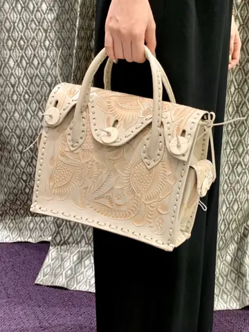 ORIGINATED IN GRACE CONTINENTAL eri コーディネート画像