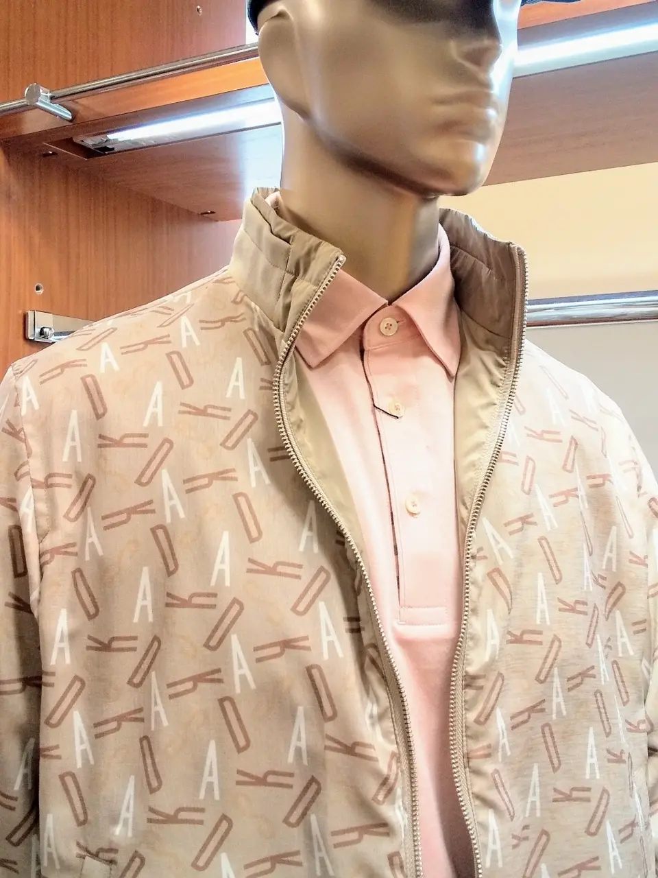 DAKS 山岡 コーディネート画像