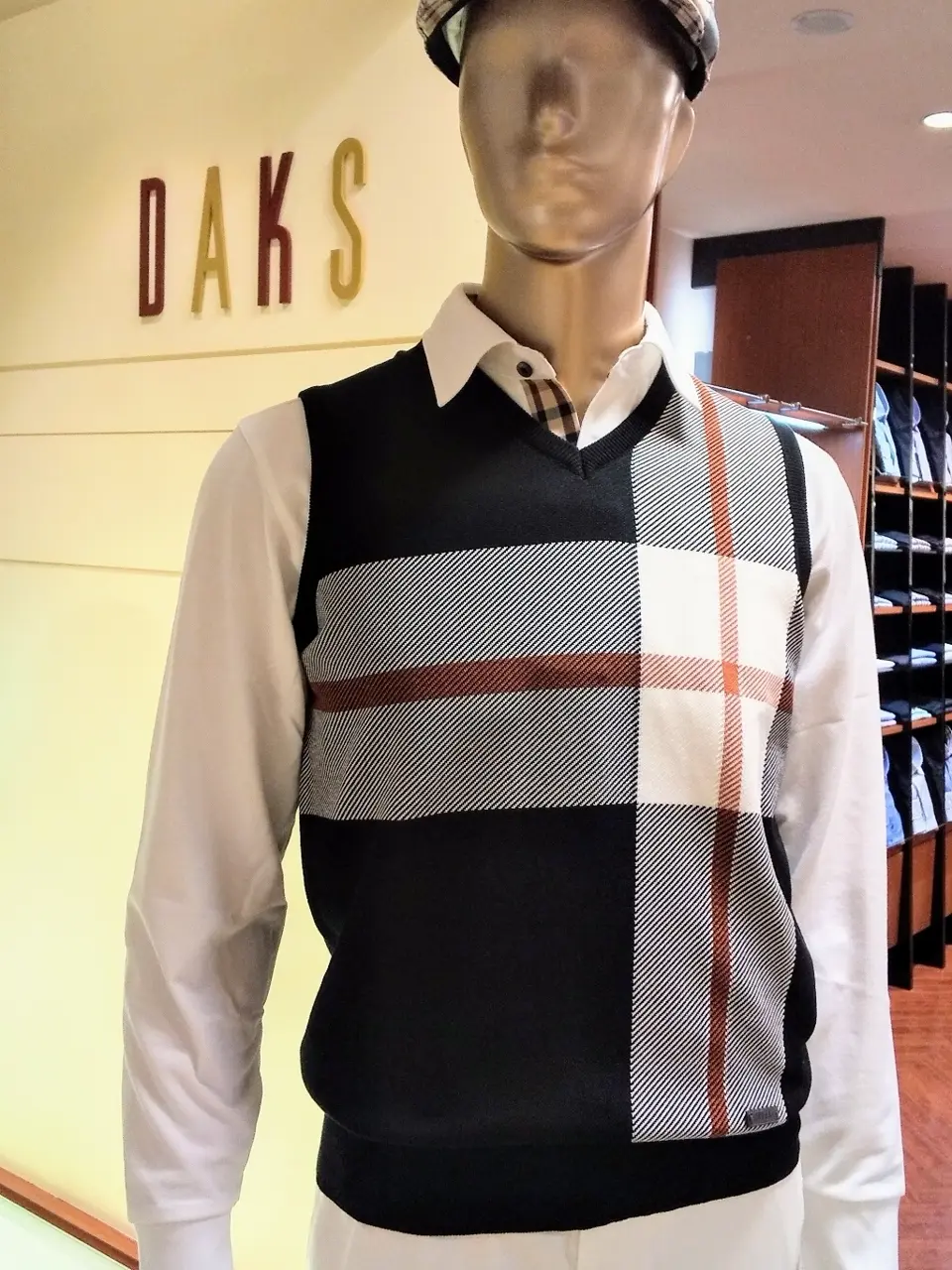 DAKS 山岡 コーディネート画像