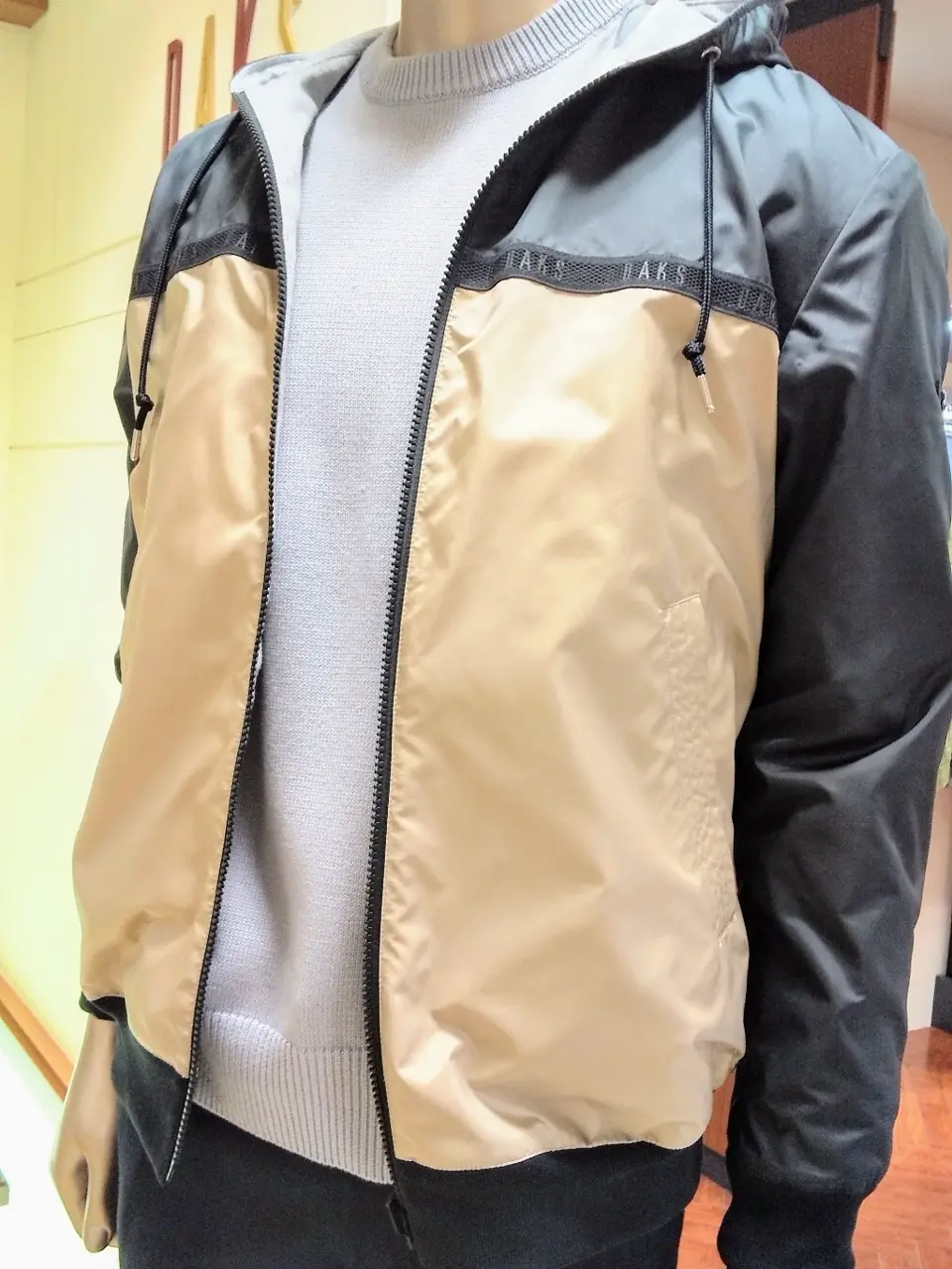 DAKS 山岡 コーディネート画像