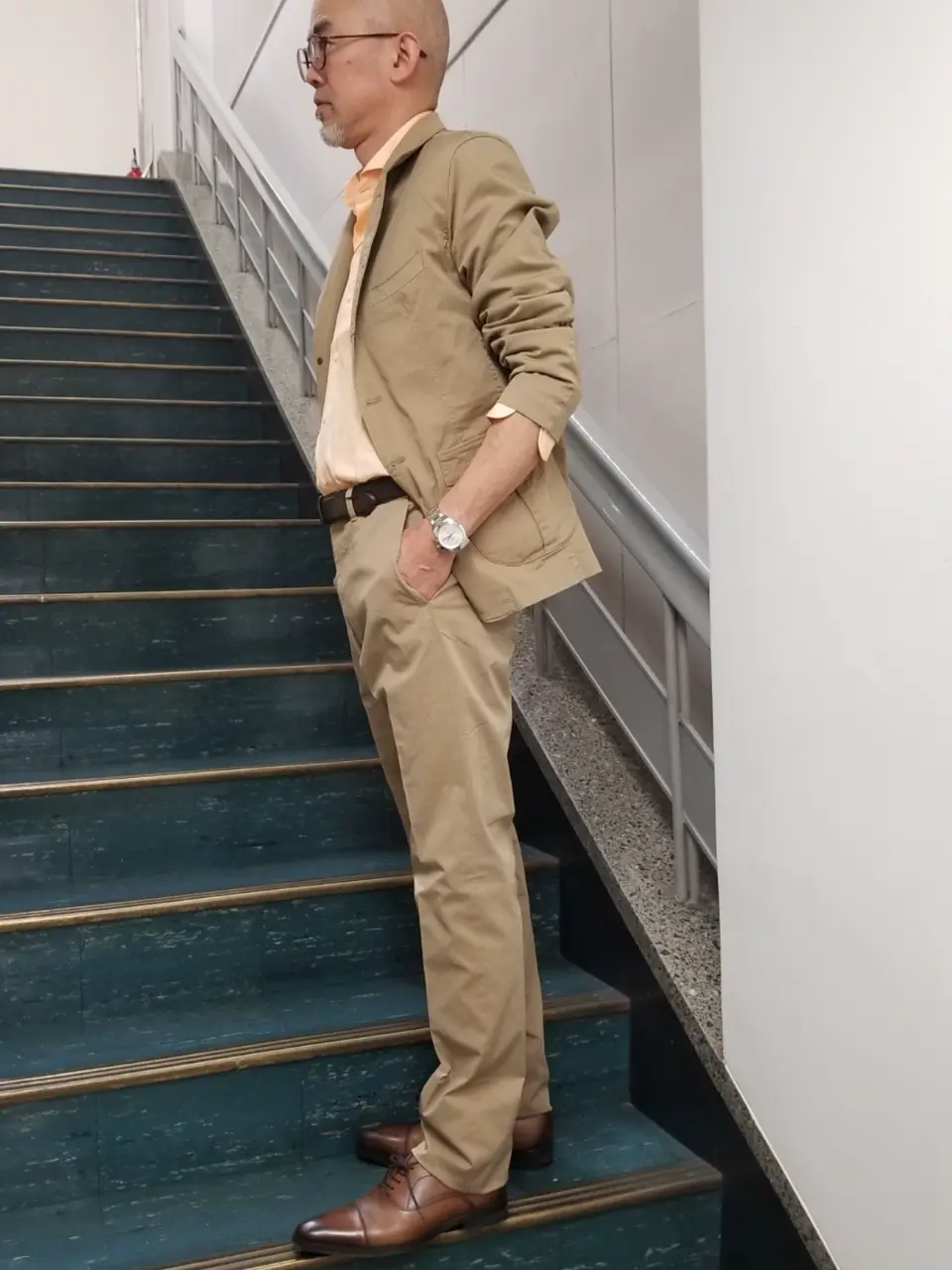 DAKS 加賀谷 コーディネート画像