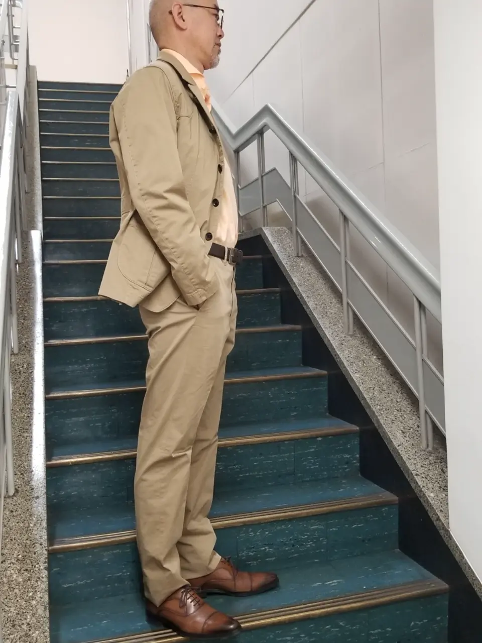 DAKS 加賀谷 コーディネート画像