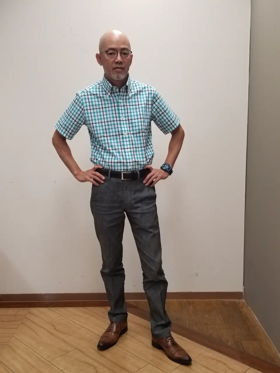 DAKS 加賀谷 コーディネート画像