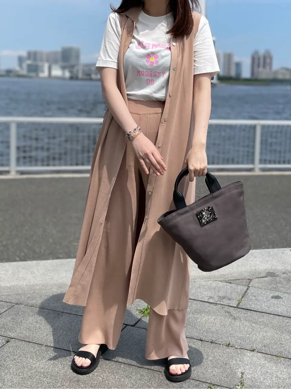 ANEVER 小倉 コーディネート画像