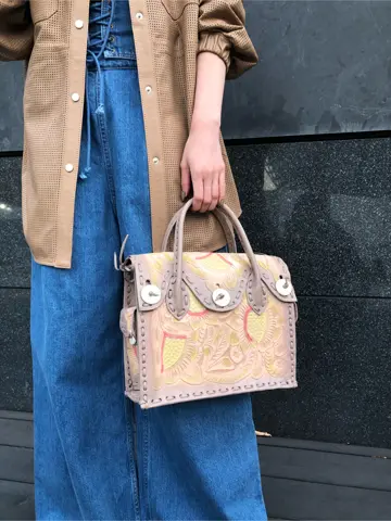 Carving Tribes 村上 麗華 コーディネート画像