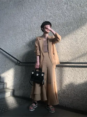 Carving Tribes 村上 麗華 コーディネート画像