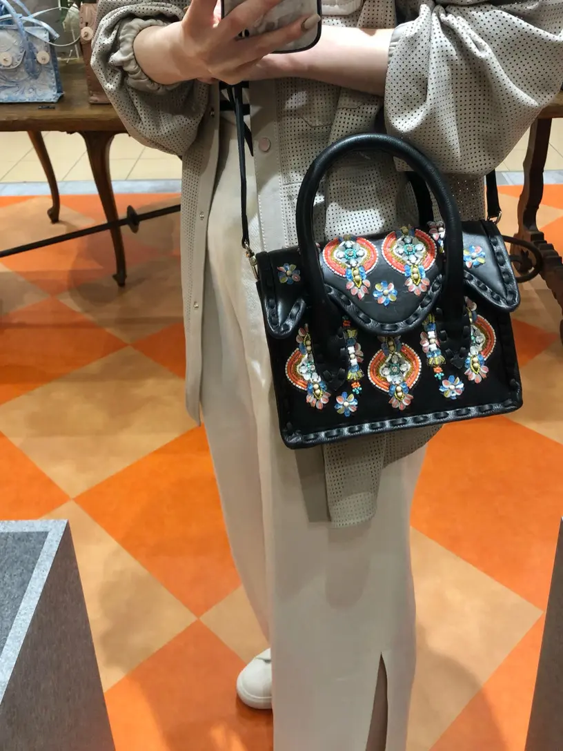 Carving Tribes 村上 麗華 コーディネート画像