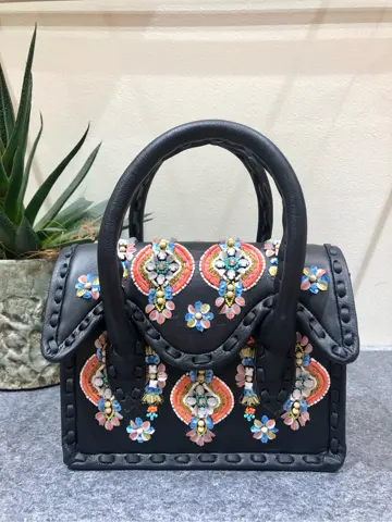 Carving Tribes 村上 麗華 コーディネート画像