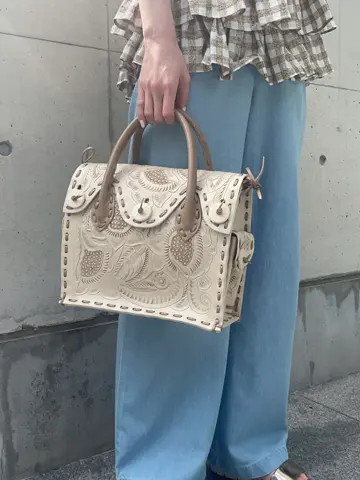 Carving Tribes 村上 麗華 コーディネート画像