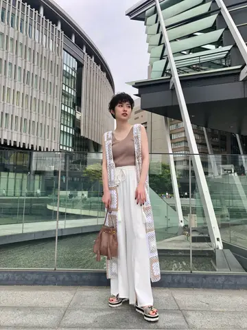 Carving Tribes 村上 麗華 コーディネート画像