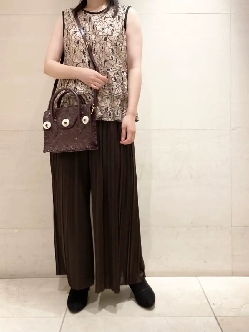 Carving Tribes 小池　悠花 コーディネート画像