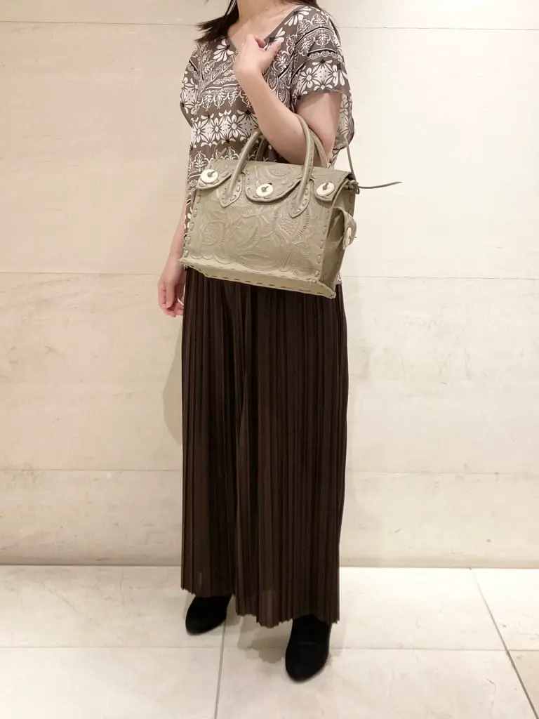 Carving Tribes 小池　悠花 コーディネート画像