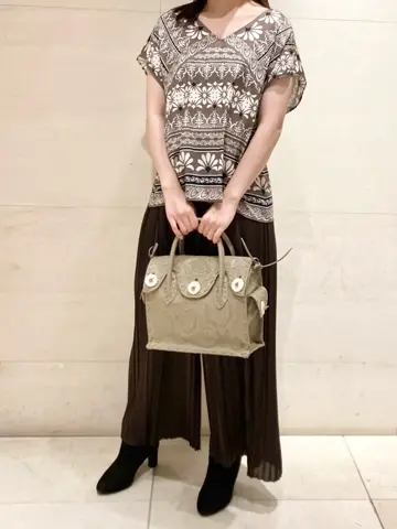 Carving Tribes 小池　悠花 コーディネート画像