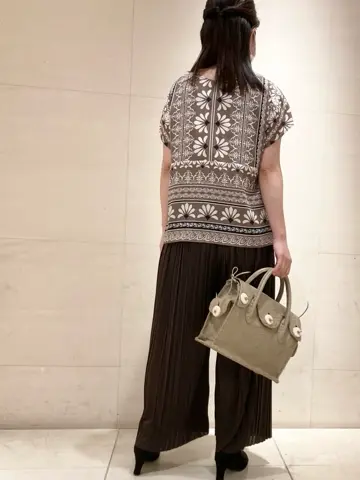 Carving Tribes 小池　悠花 コーディネート画像