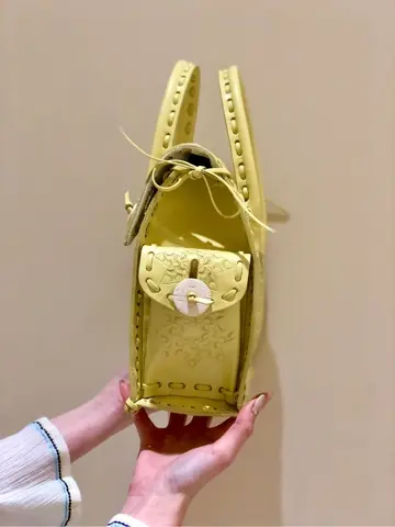 Carving Tribes 村上 麗華 コーディネート画像