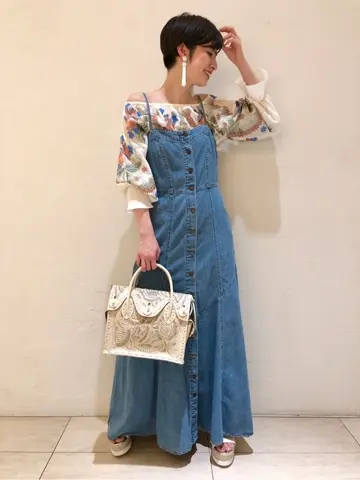 Carving Tribes 村上 麗華 コーディネート画像