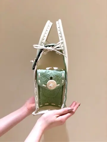 Carving Tribes 村上 麗華 コーディネート画像