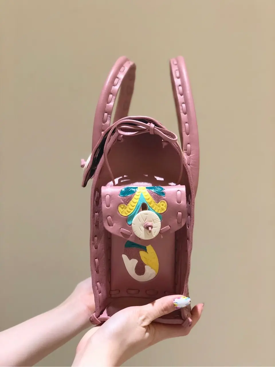 Carving Tribes 村上 麗華 コーディネート画像