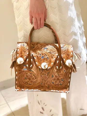 Carving Tribes 村上 麗華 コーディネート画像