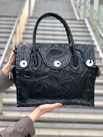 Carving Tribes 村上 麗華 コーディネート画像