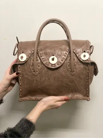 Carving Tribes 村上 麗華 コーディネート画像